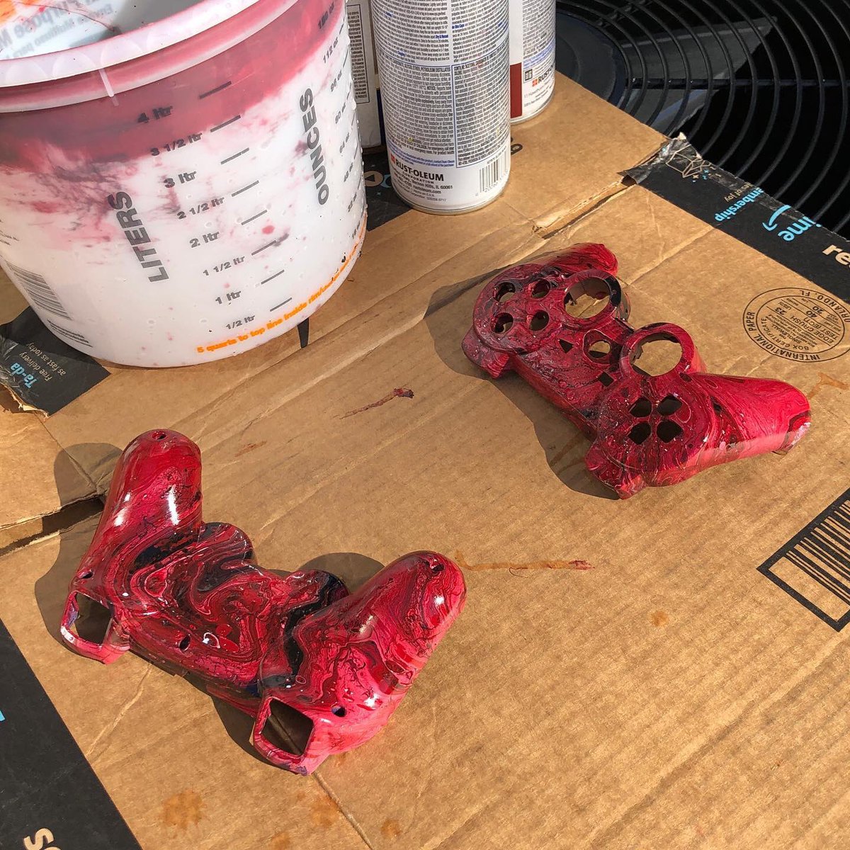 CarrieSumnerArt's tweet image. Sick of this dingy blue color, so you know what? HYDRO DIP TIME~ #hydrodipping #ps3 #ps3controller #diyforlife😆✌🏻 #suchanerd🤓 #ihadsomespraypaintsittingaround @thekingofrandom