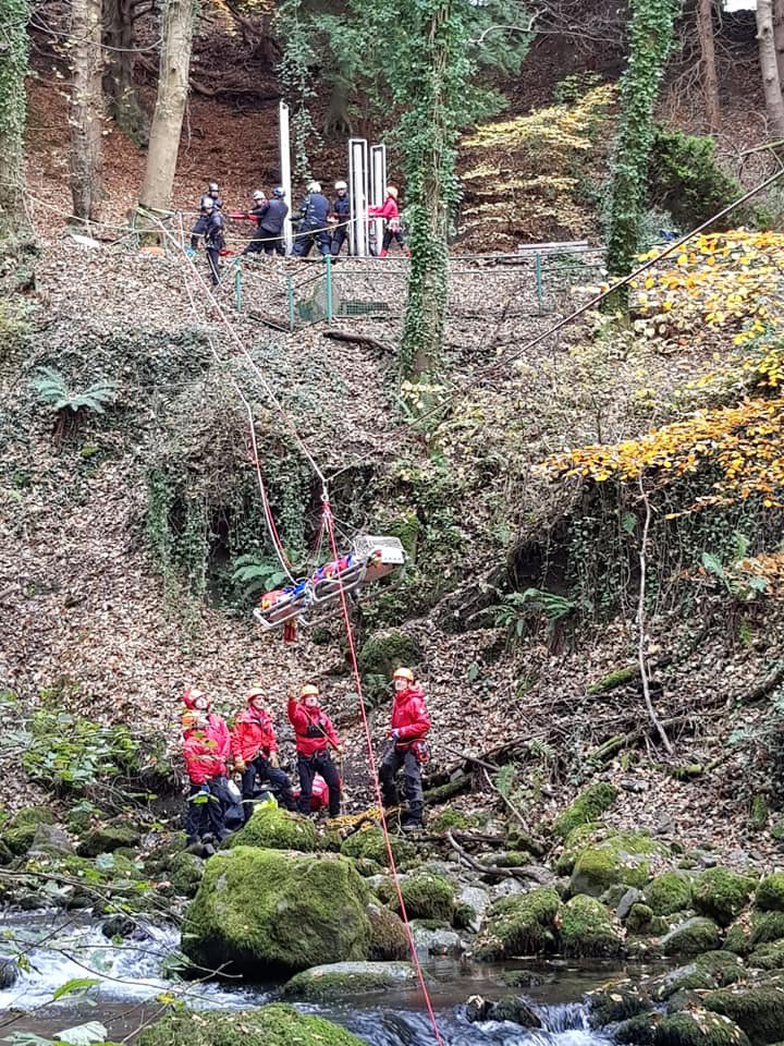 OchilMRT's tweet photo. November training was a joint exercise with @fire_scot responding to a simulated incident in Alva Glen.
All teams worked together and had a great day of joint working. #Workingtogether @ScottishMR @Tilly_Fire @lochgellyfs @SFRS_RopeRescue https://t.co/M7WAV2CeCU