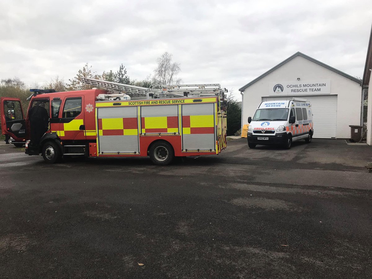 OchilMRT's tweet photo. November training was a joint exercise with @fire_scot responding to a simulated incident in Alva Glen.
All teams worked together and had a great day of joint working. #Workingtogether @ScottishMR @Tilly_Fire @lochgellyfs @SFRS_RopeRescue https://t.co/M7WAV2CeCU
