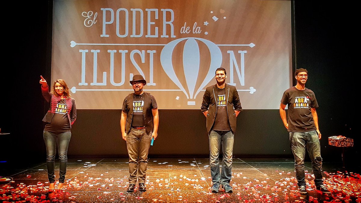 MagiaMajara's tweet photo. ¡Gracias a las 350 personas que llenaron el auditorio Paco de Lucía colaborando para que la @fundabracadabra crezca y pueda llevar su solidaridad a muchos más sitios! 

#magiasolidaria #magiamajara
#magia #teatro  #ilusión
#madrid #magiasolidaria #magossolidarios https://t.co/NvmQo8VkmV
