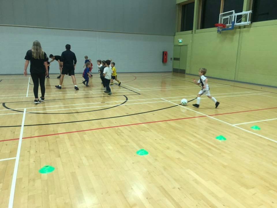 HertsFutsal's tweet photo. Fantastic start to the Minis first ever futsal training session. They all went away with smiles on their faces so that’s all we can ask for. #futsal #futsalforall https://t.co/OUnYy4LAAM