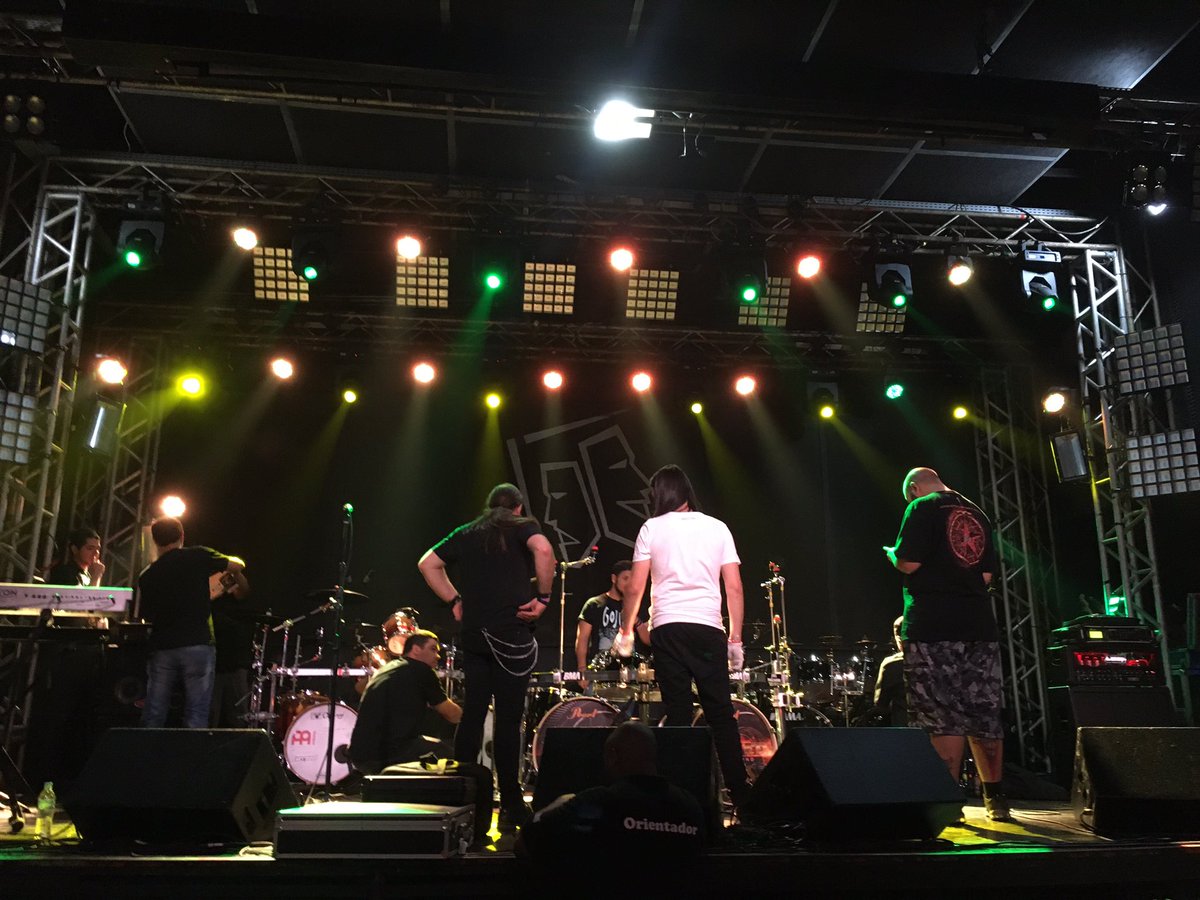 abstratti's tweet photo. 🎼 Últimos ajustes para Mike Portnoy e Noturnall sendo feitos. 👉 Cronograma previsto anteriormente deve atrasar cerca de 30min. https://t.co/MqaDxxHI4K