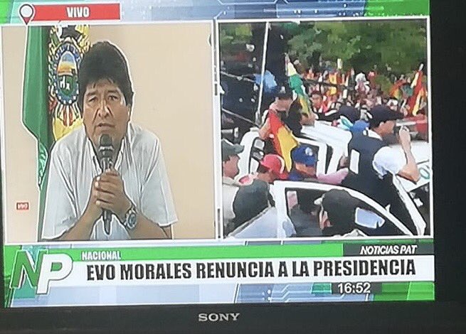 JorgeRobles_OK's tweet photo. Renunció Evo Morales https://t.co/Pof3bAP9yl