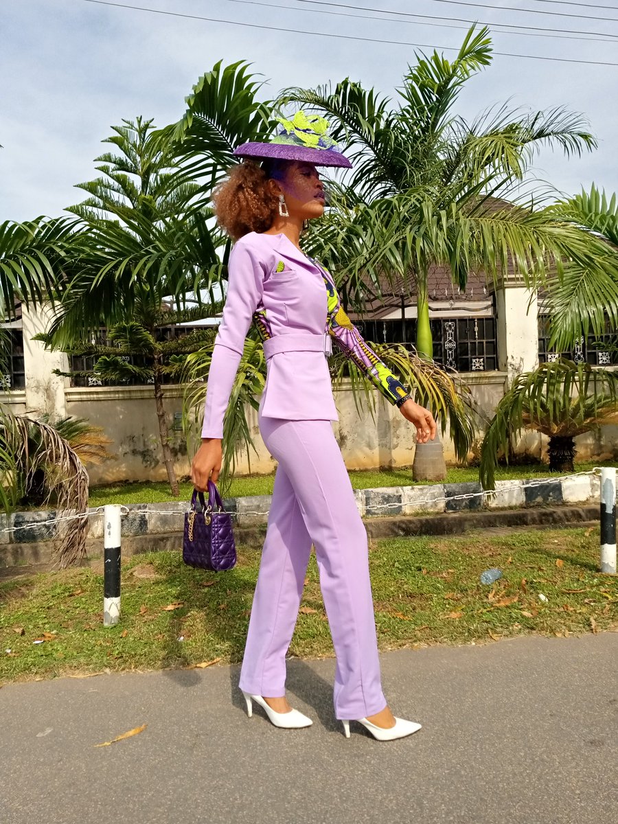 queen_eranye's tweet photo. Hi guys.... it's my first original tweet  
Please be nice ☺☺ 

@paulineunaritem thanks for my outfit https://t.co/bN4mO9i8X9