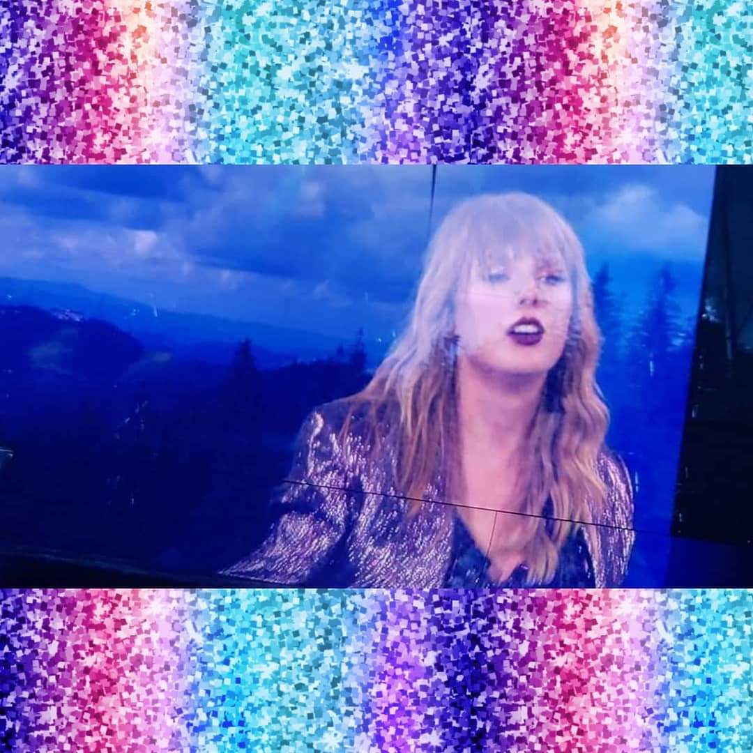 AshleyHLovesTay's tweet photo. Happy 2nd Bday 2 @taylorswift13 's "reputation"! It's my go 2 when I'm in pain & need 2 feel better. My fav song's "Getaway Car". #repTourStLouis was the best concert ever! Met 1 of my besties @blaircrace (my sparkle twin).Thanks Tay 4 "rep"! @taylornation13 #2YearsOfreputation https://t.co/gwVoSSa64e