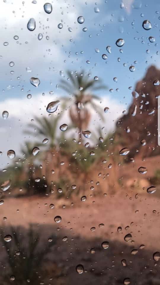 sosodi836's tweet photo. وَ عادت الغيوم تُعانق السَّماء 
وَعادَ المَطر ,مساء الأجواء الجميلة💙⛈.
#حايل_الان https://t.co/R2db7Oi9xM