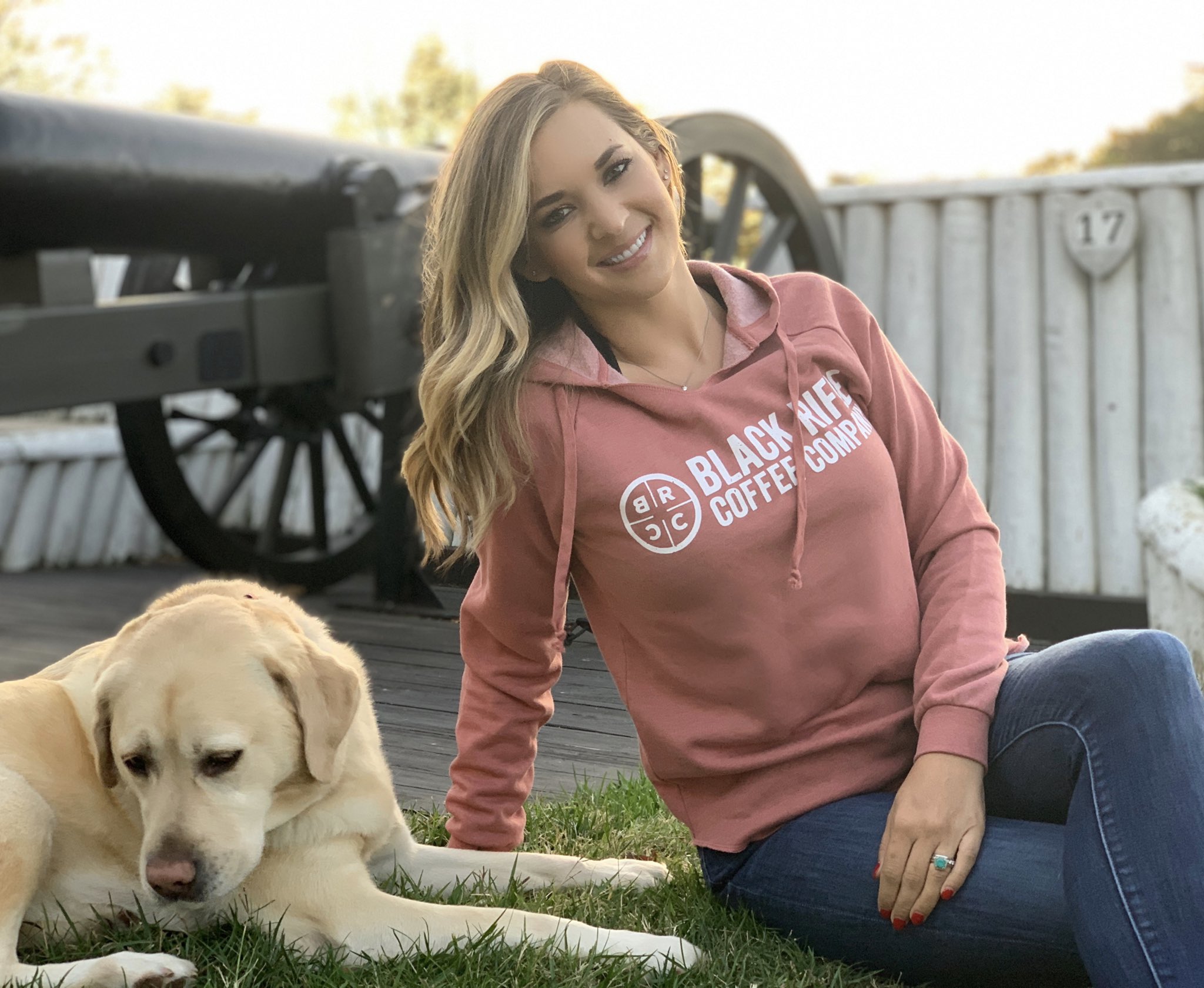 “Sunday in the park: Pup, canon, @blckriflecoffee #americascoffee 🐾🇺🇸☕️ ...