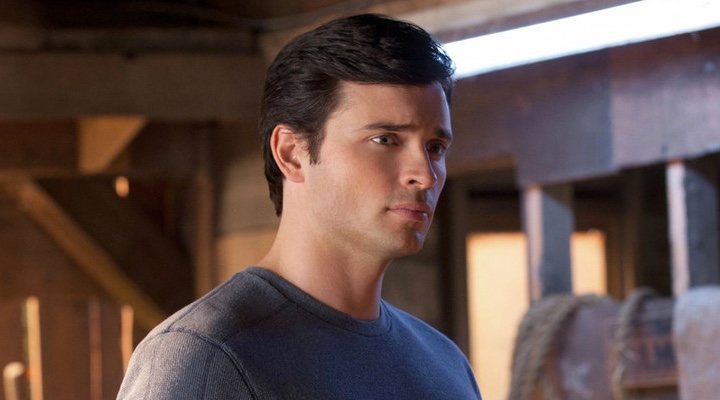 All_Screens's tweet photo. #NoticiaSeriéfila ¡Parece ser que la aparición de Tom Welling como el Clark Kent de #Smallville en #CrisisOnInfiniteEarths, el #MegacrossoverDC de este año se reducirá a un simple cameo y solo aparecería en una escena aunque en ella aparecería con el traje! ¿Decepcionados? https://t.co/UVyjUFe3yY