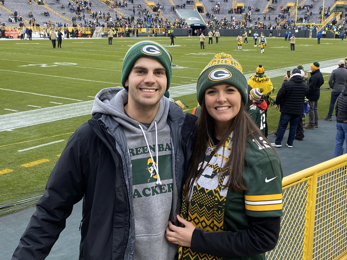 MaddieGish's tweet photo. #GetLoudLambeau https://t.co/8K9ZjGpXDg