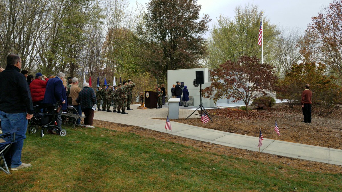 AhmadiyyaMechan's tweet photo. Moments from today's #Veterans Memorial ceremony at Willow Mill Park #SilverSpring #Mechanicsburg #MuslimsForRemembrance #MuslimsForVeterans @MKA_USA
It was a pleasure meeting our Veterans and neighbors. https://t.co/0ML8DpC4gT