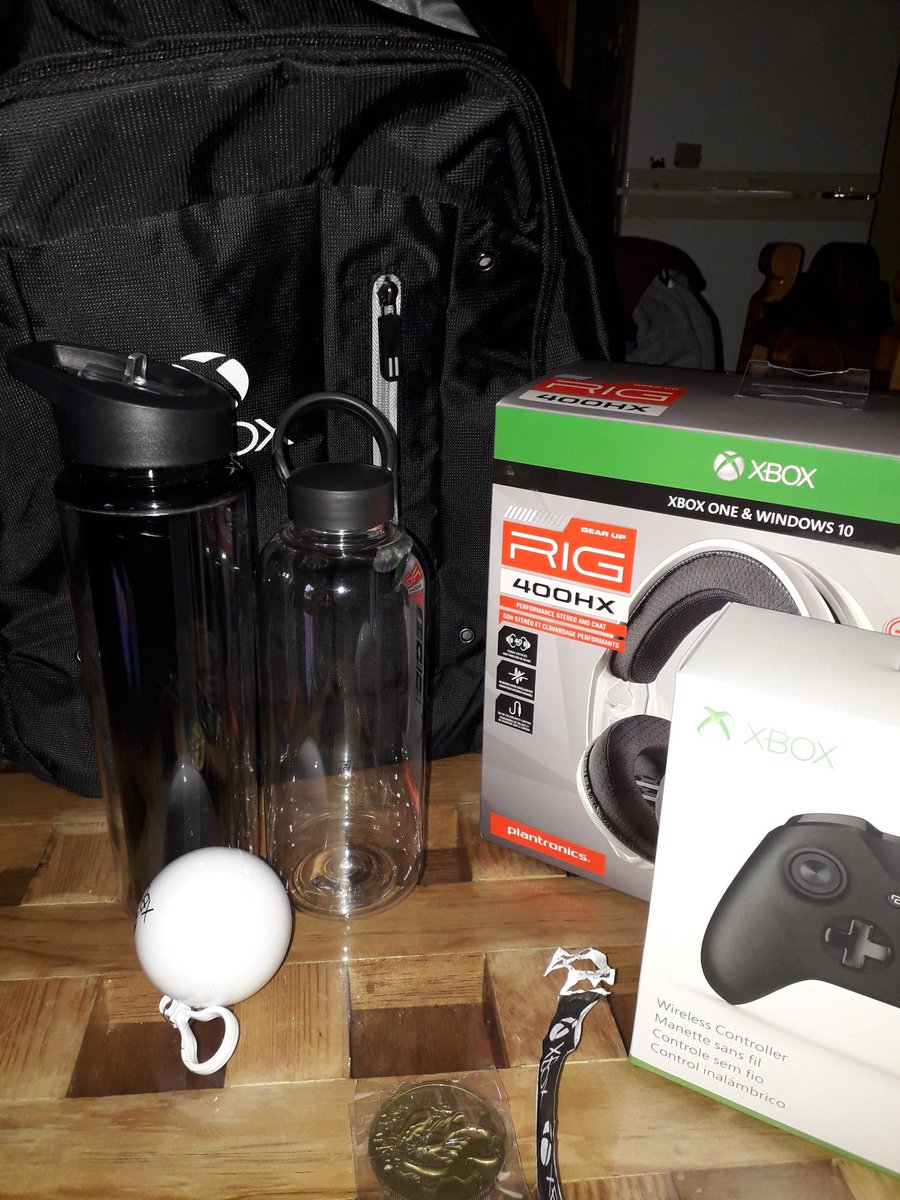 metaloco2000's tweet photo. @XboxMexico Gracias @XboxMexico y #XboxFanFestMX #XboxFanFestNight por esa noche maravillosa. Por fin pude ir al night y no me arrepiento. Y gracias por la cens. https://t.co/lCi8bVA311