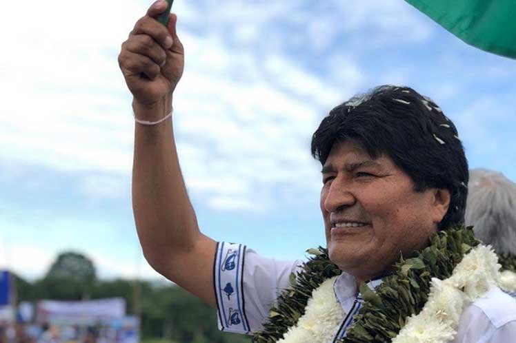 leydysmagda's tweet photo. Evo te queremos
#EvoNoEstasSolo 
#Cuba @CubacooperaEcGu @CubacooperaCu @embacuba_ecuad https://t.co/faMvWmANNH