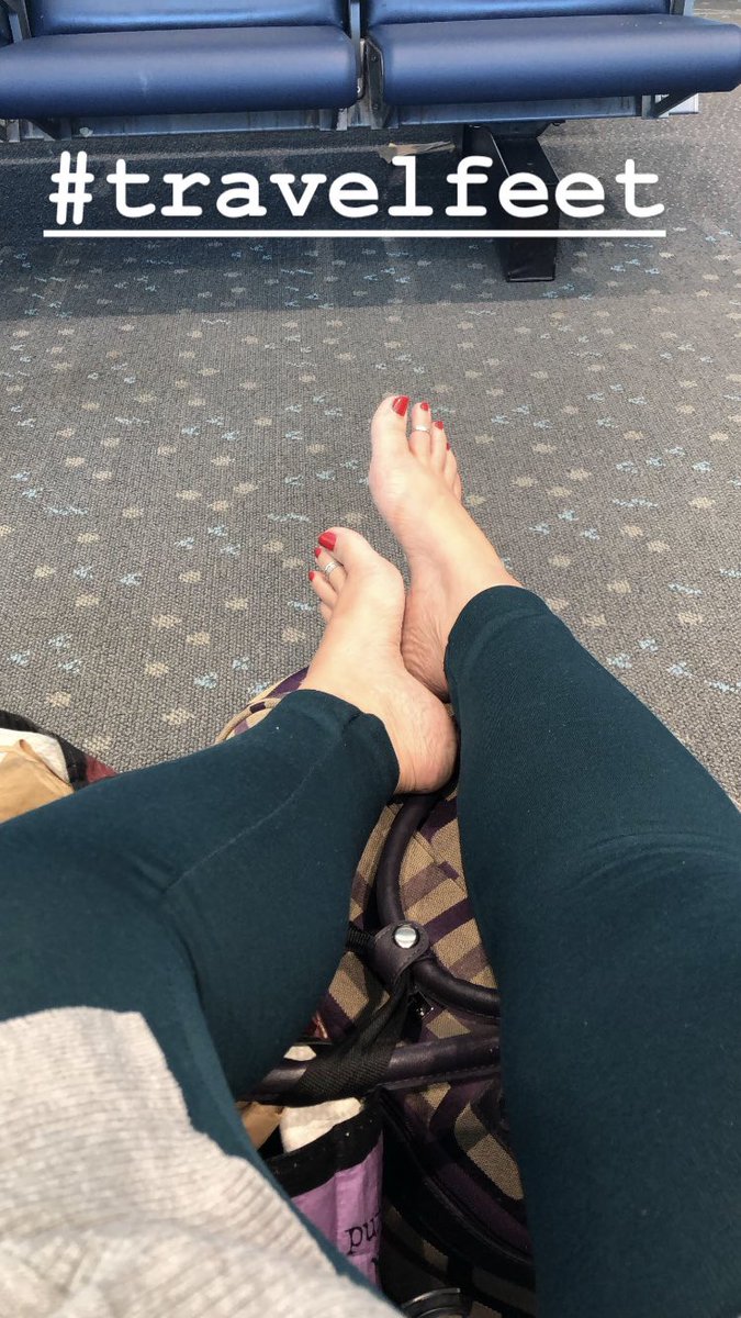 MistressQ3's tweet photo. Finally back from a month and a half of stress. #treatmeright #sendtributes for #pampering #footfetish #sexysolesandtoes #findom #cashpigs #drainyourwalletforme #walletworthy https://t.co/eJAVnaCtWi