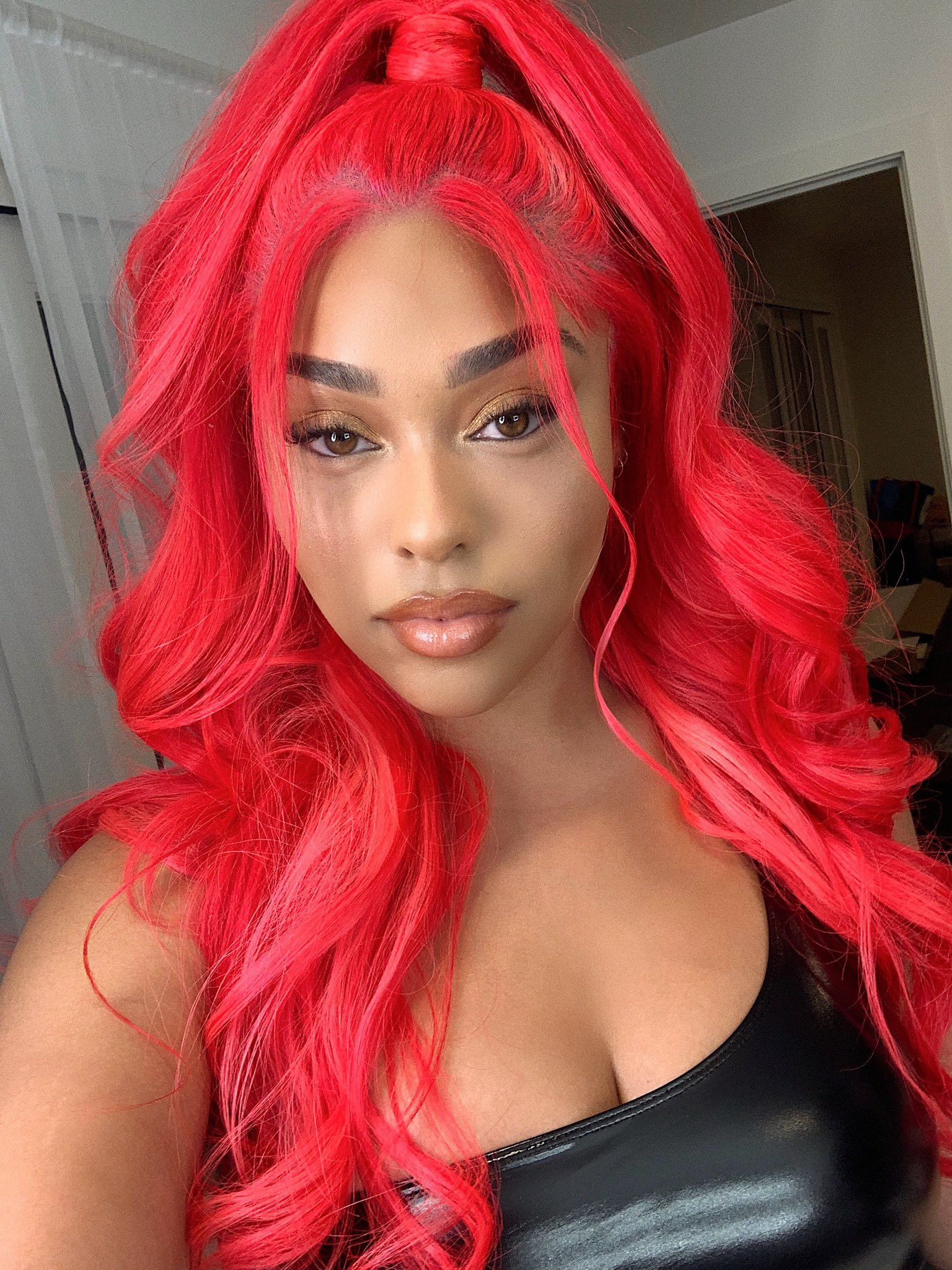 1 pic. 🥵 https://t.co/hcaXgnfHXM