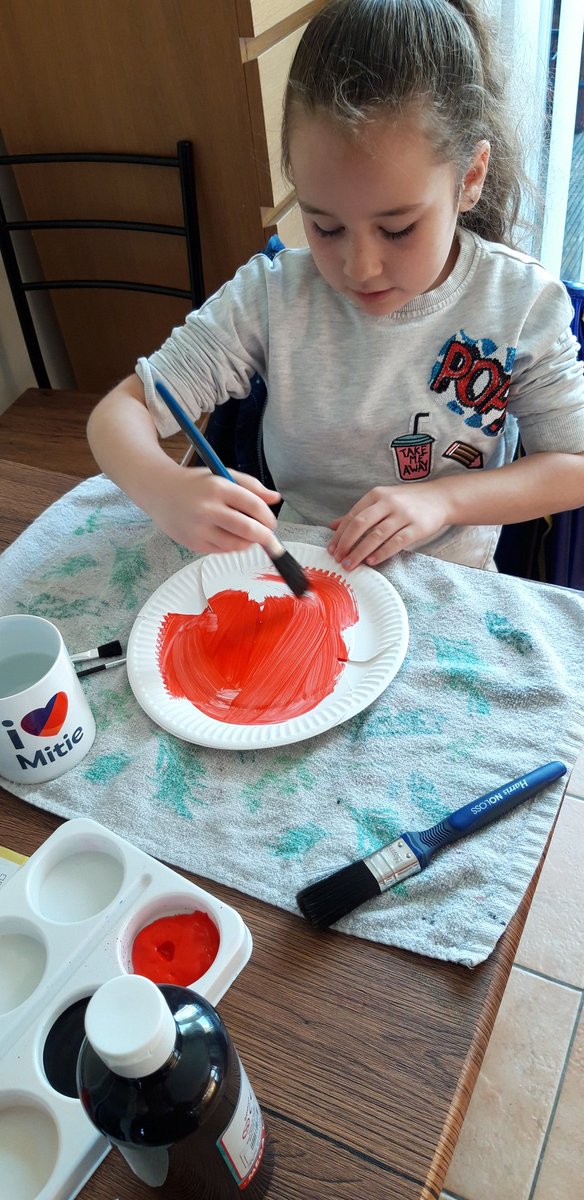 lots of fun making poppies for homework, remembering the heros <a href="/stmarysprimary1/">St Mary's Catholic Primary School, Flint.</a> #RemembranceSunday #LestWeForget
