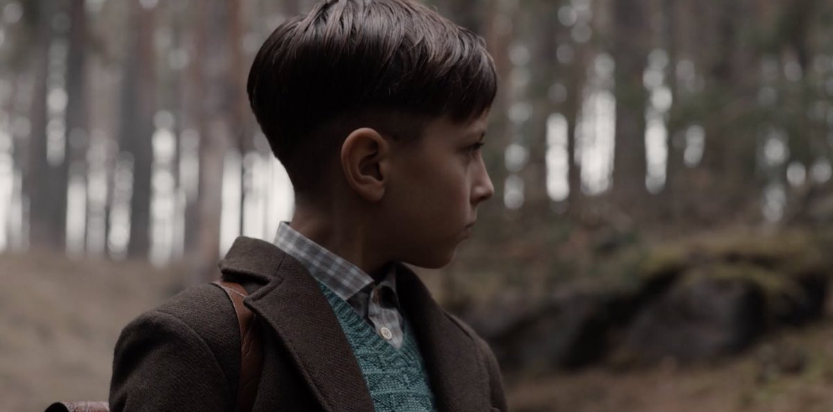 Helge became angry that Claudia and Tronte left him out of their conversations, so he decided to throw a stick for Gretchen in the cave. She ran inside where old Claudia was waiting for her to bring her to 1986.