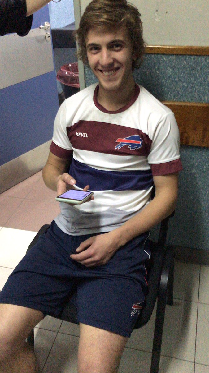 A todo esto queremos informarles que <a href="/FJFazio/">Facundo</a> ya dejó de llorar y se encuentra en el hospital sana y salva