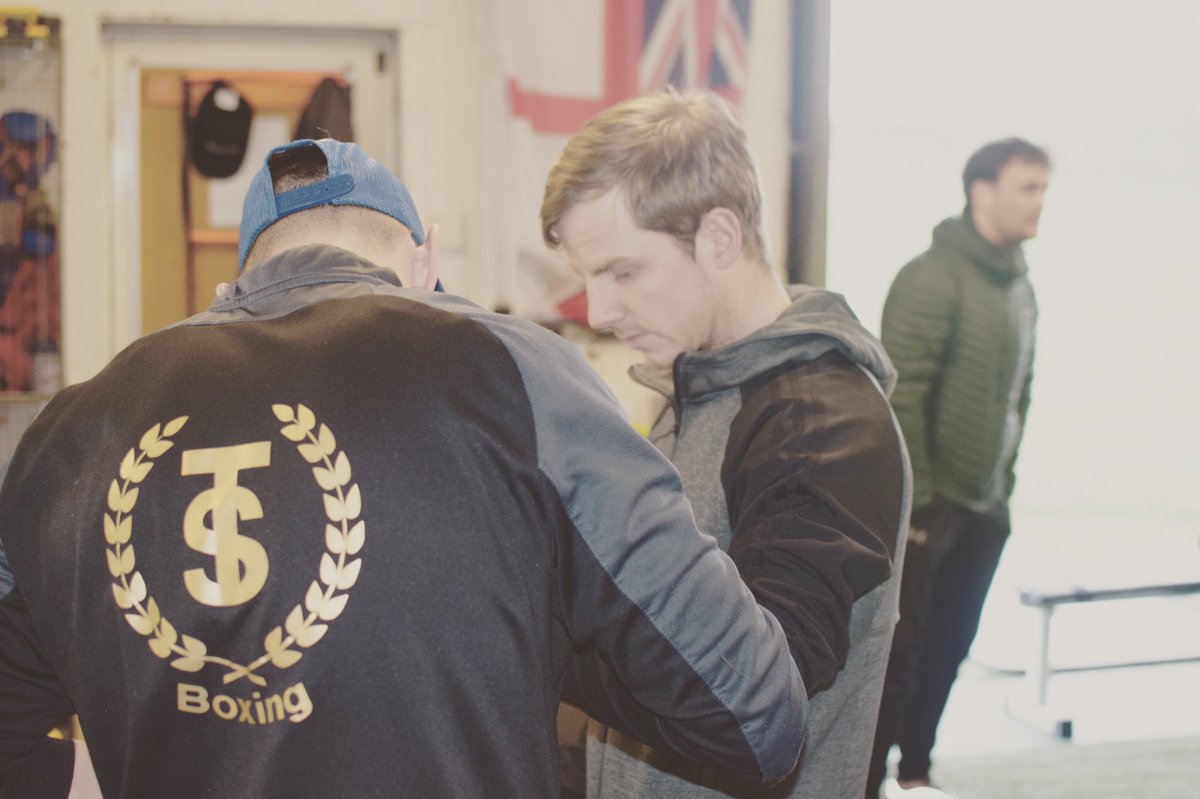 Looking forward to seeing <a href="/johndring93/">john dring</a> get his 3-0 . Catch him on our show with VIP boxing on the 14th December <a href="/VolairLeisure/">Volair</a> huyton. He trains in the crazy talented @spenner2 stable #boxing #liverpool #huyton #widnes #livemusic #fighter