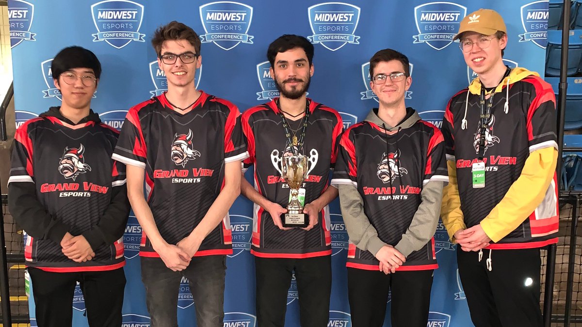 GVUEsports's tweet photo. [#LeagueOfLegends/#CollegiateLoL] 

And with that, we take the 1st Place Trophy! Thanks to the @MidwesteSports1 Conference and @nextechkc for providing such a great venue! See you all next week for another tournament! #RedRising https://t.co/fGYKuH0wdV