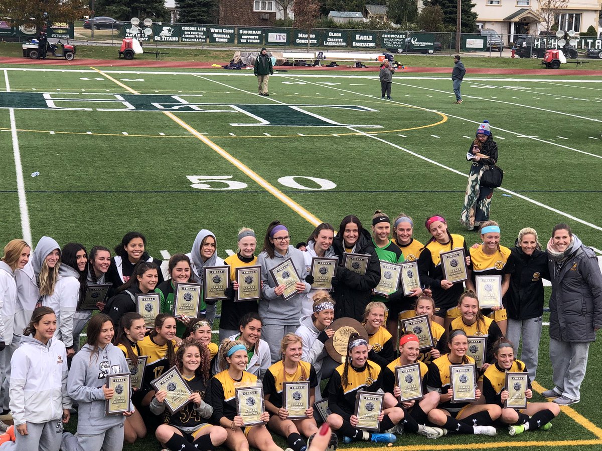 ISAGirlsNY's tweet image. Congratulations to my wife SUE and the St Anthony’s Girls Varsity soccer team on 3peat with today’s NY State Championship. Added shout out to our club girls who always embraced a WE mentality. #Differencemakers