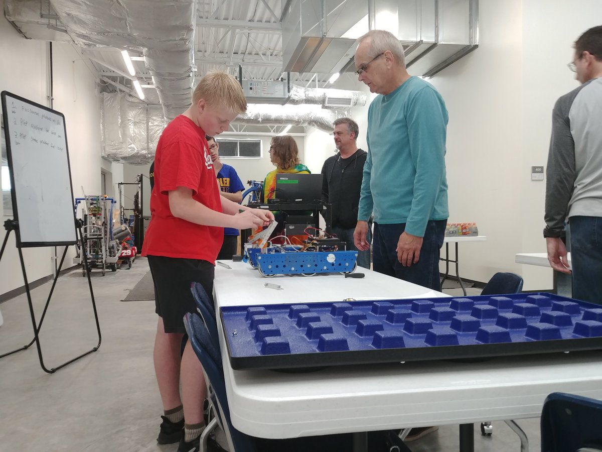 Assembling elevator and stone grabber. Mounting on robot, Autonomous testing