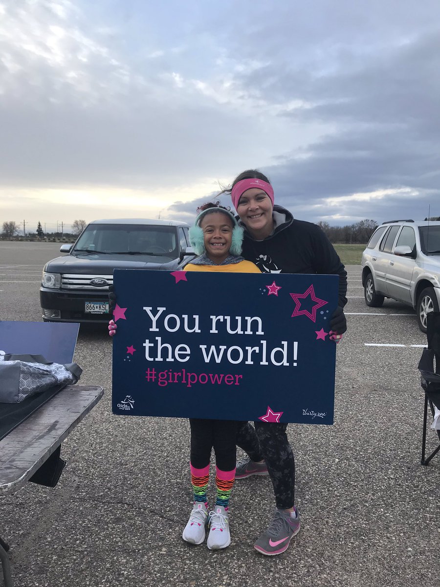 JenFlowers's tweet photo. Mission Girls on the Run 5K: ACCOMPLISHED! Very proud of my little runner this morning. Completed her first 5K in some chilly conditions 🥶 Loved being her running buddy ❤️ Even got a pic with Goldy! And he was wearing his @WCHA_WHockey jersey 🙌🏼 #GOTRTC5K https://t.co/eSEWPWDzs0