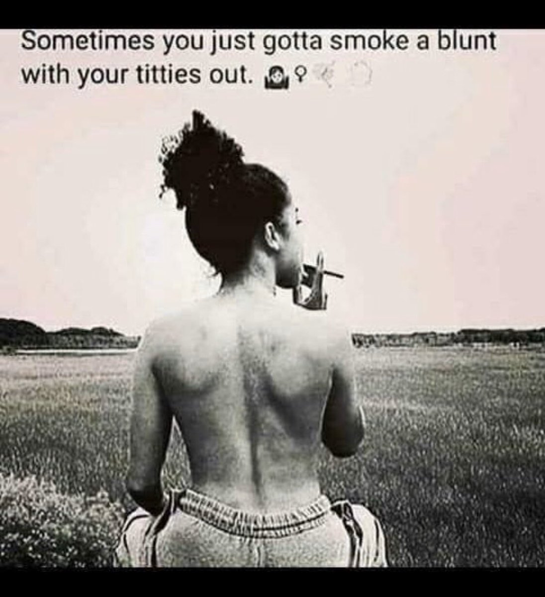 mboley013's tweet image. YESSSSS!!! #letthosetittiesout #smokeablunt #tittiesout