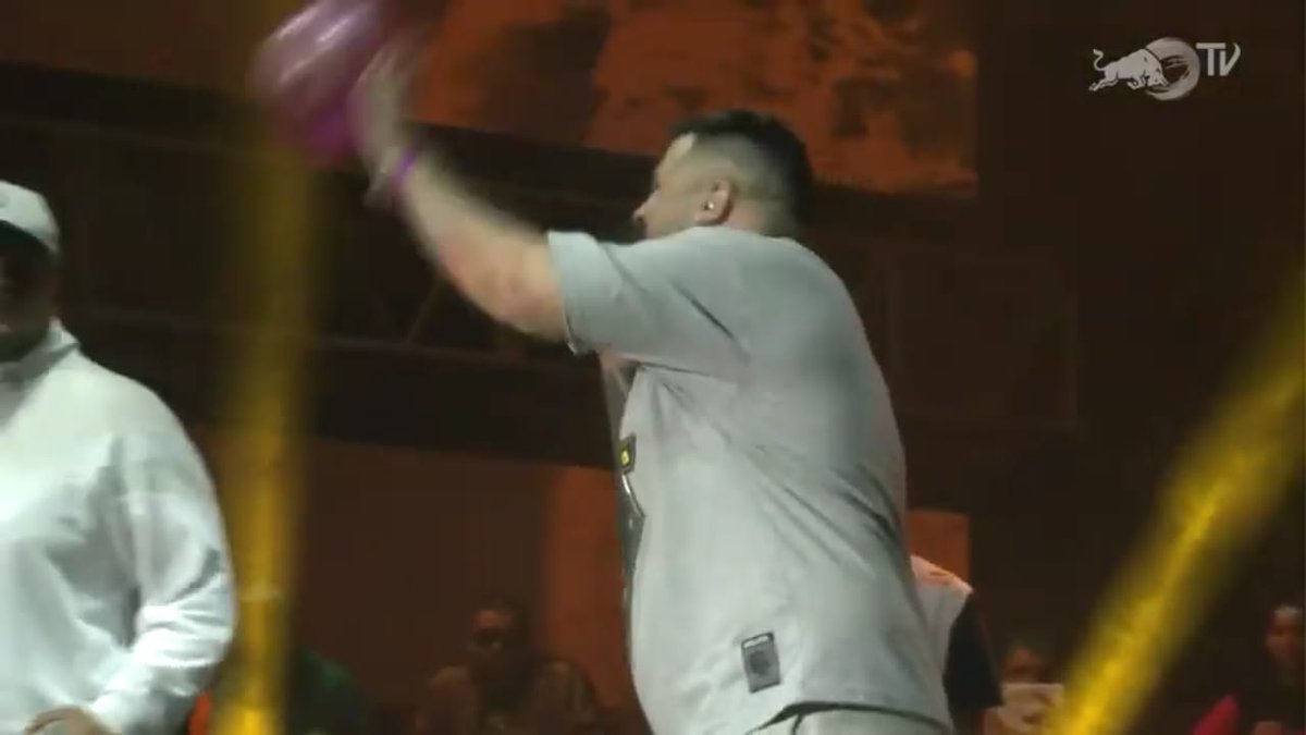 YoSoyDonManu's tweet photo. Ya con la cabeza más fría, ¿Esto no es una descalificación?
#GodLevelAllStars #GodLevel2vs2 #GodLevelPeru https://t.co/N56DSxLo23