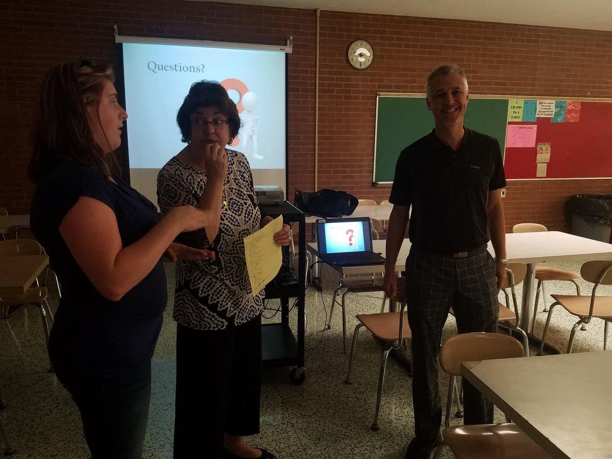 PatrickColucci2's tweet image. Mr. Billington leads the way on a PD day!