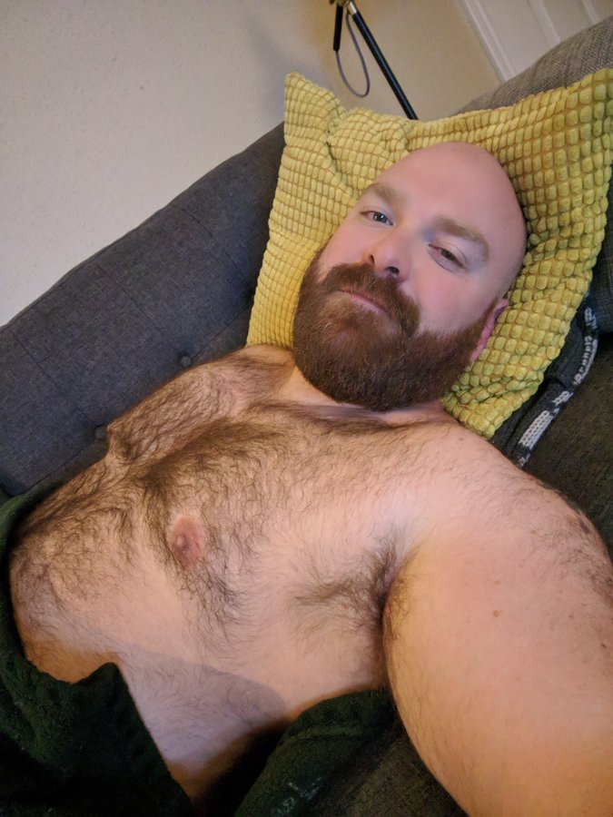 _ther3djack's tweet photo. One of those nights where I'm glued to the damn couch. https://t.co/4hwJ2eSmgk
