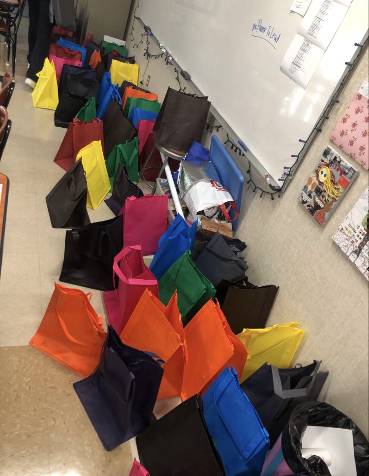 starsSGA's tweet photo. Pull some f•r•i•e•n•d•s together to help out the families of Perea Preschool! (due Tuesday) https://t.co/eURmxCPXqU