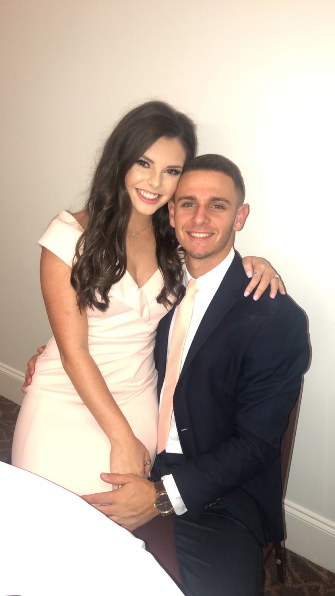 MorganLeblanc30's tweet photo. Oh yea I went to my college prom on Friday... #formalszn #trisigma https://t.co/wK9Are6BLb