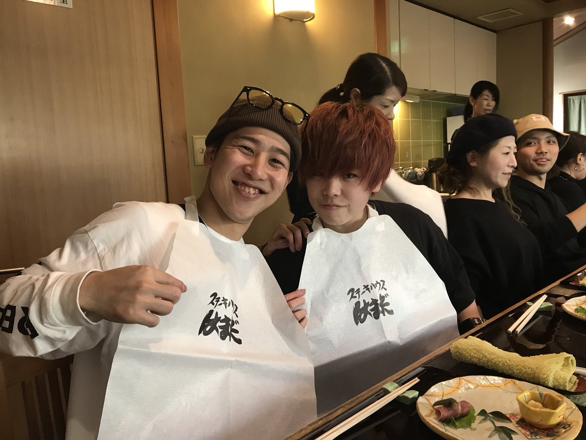 Rmatsu315's tweet photo. 熱海到着してのランチは、我が社長である亘さん @wataru_world  の粋な計らいでステーキハウスはまださんへ。
一流のサービスをみんなで体験して、美味しくいただきます😊
本当にありがとうございます！！
#コン���スグループ社員旅行2019 https://t.co/CiBGBRu3ih