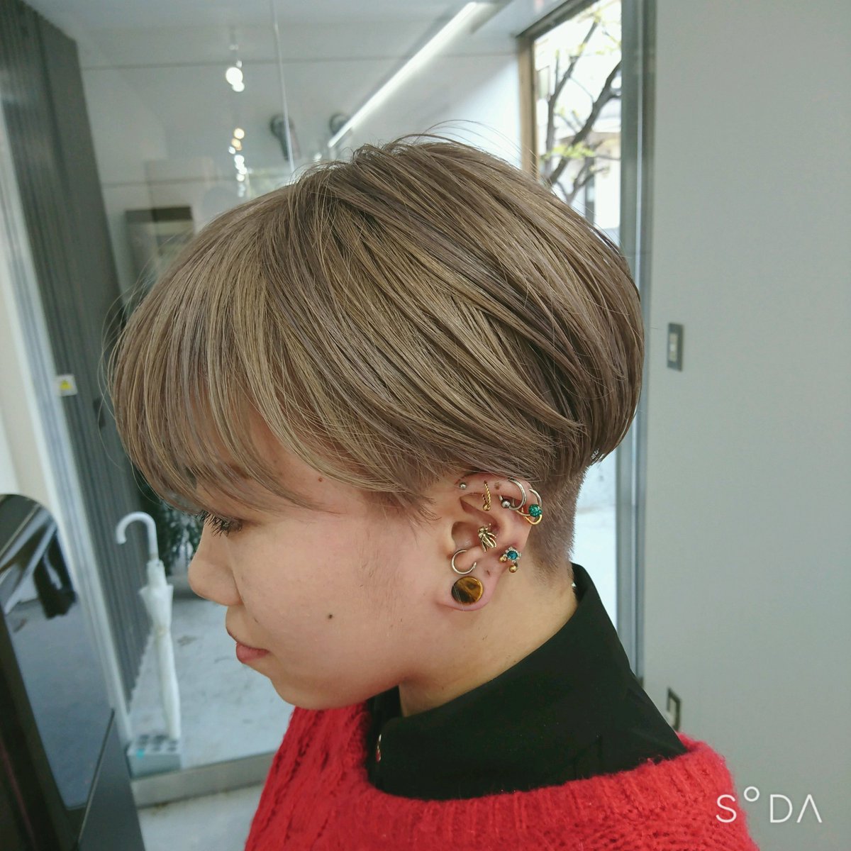 Mi桜 19 11 09 New Hairstyle 久々の刈り上げ ハイトーン Hairstyle Haircut Haircolor ヘアスタイル ヘアカット ヘアカラー ベリーショート ショートカット ブロンド 金髪 ミルクティーカラー ピアス ボディピアス ネイプ 自撮り