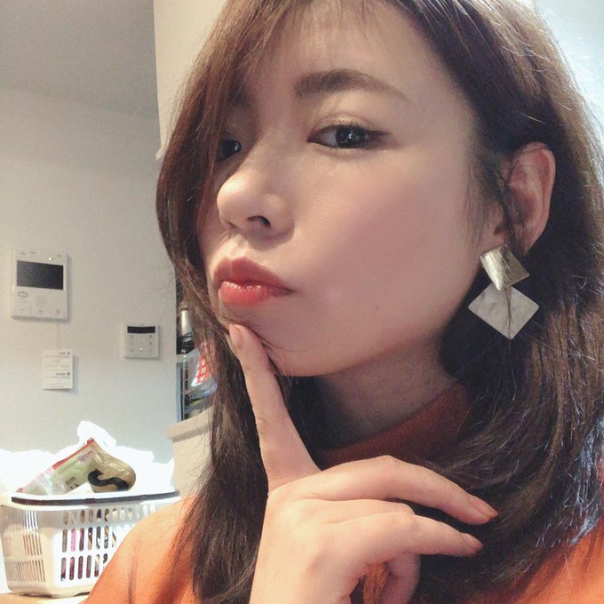 おさよー！最近寒いのでお家でも厚着です！！ 今日も一日頑張るぞ！ https://t.co/63TrviJHN6<a href="/tag/%E3%82%A8%E3%83%AA%E3%82%A266"class="tags"><span>#エリア66</span></a>