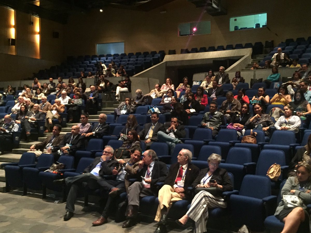 igormorr's tweet photo. Ecos Del 3C: Simposio Prevención CV del XXI coordinados por @meza0208 y @DrPontecarlosi Lempira Guevara disertó sobre las nuevas guías americanas de prevención cardiovascular: cambiarán conductas en Hipertension, DM y dislipidemia @CardiologiaSVC @Lguevaramath #3C_SVC #3C2019 https://t.co/nlL4W1XiY5