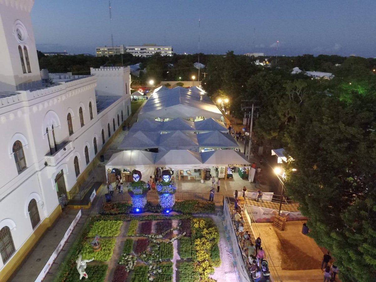 Agradecemos a todos los FILIJ amigos de Mérida 💜 y de los diferentes lugares de donde nos visitaron, escritores, expositores, artistas, ilustradores, talleristas.

⬇️ facebook.com/31482743273614…

#FILIJMérida <a href="/AyuntaMerida/">Ayuntamiento Mérida</a> <a href="/FILIJCDMX/">FILIJ 43</a> <a href="/FCEMexico/">Fondo de Cultura Económica</a> Dirección General de publicaciones