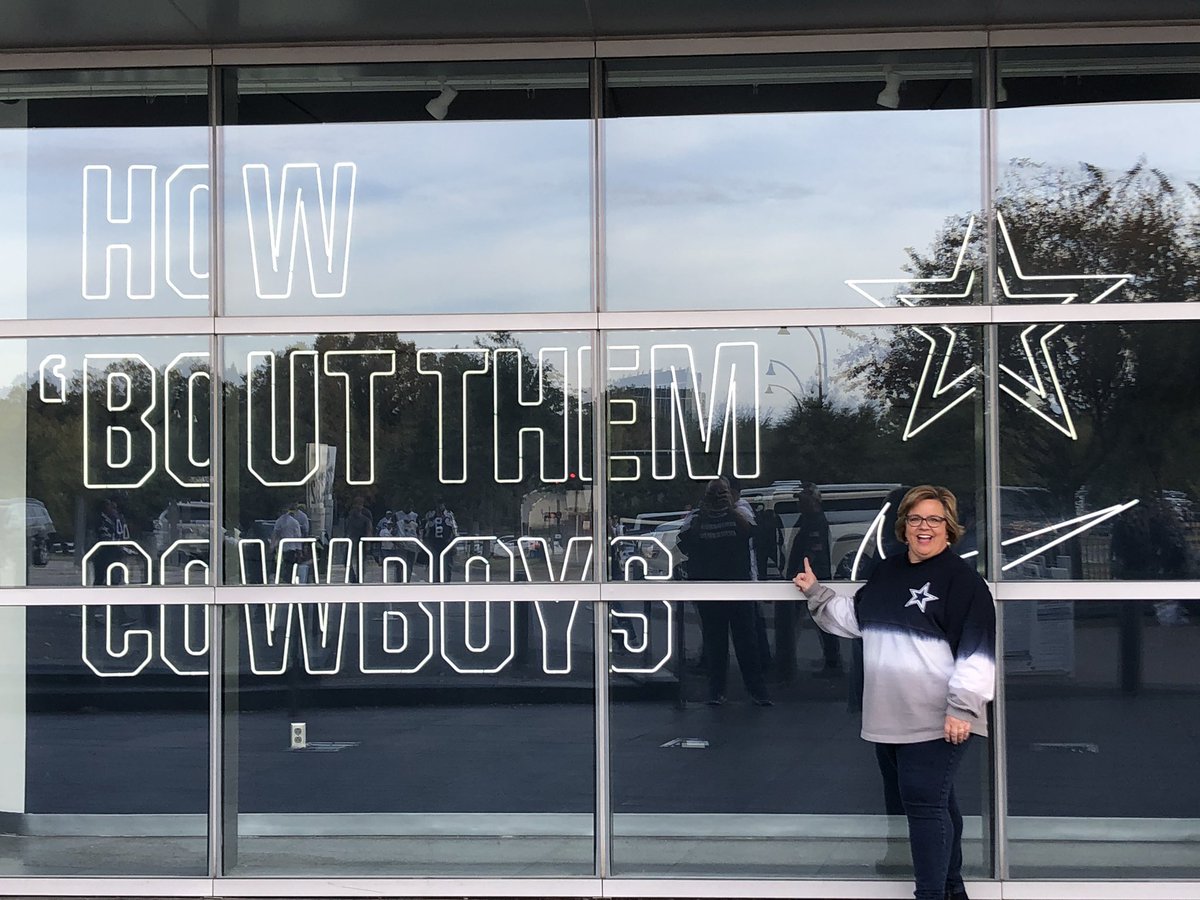 TholmesTodd's tweet photo. First trip to Dallas! #CowboysNation https://t.co/LrdaeGdufK