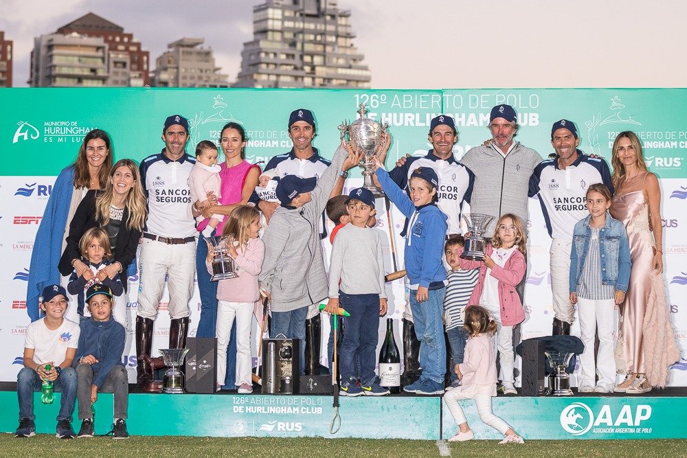 🇦🇷<a href="/LaDolfinaok/">La Dolfina</a> claimed the Hurlingham Open after four years.
pololine.com/highlight/la-d…
📸 <a href="/MatCallejo/">Matias Callejo</a>