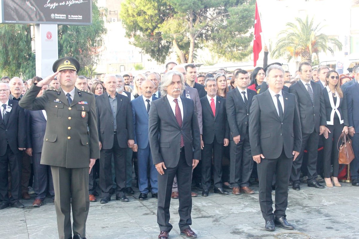 AK Parti Bornova (@akparti_bornova) on Twitter photo Gazi Mustafa Kemal Atatürk'ü Vefatının 81. Yılında Saygı ve Minnetle Anarak Bornova Cumhuriyet Meydanında Çelenk Koyma Törenine İlçe Kaymakamımız Fatih GENEL, İlçe Başkanımız Cevdet ÇAYIR ve İlçe Yönetimimiz Katılım Sağladı.<a href="/Cevdetcayir35/">Cevdet Çayır</a> <a href="/KSurekli/">Kerem Ali Sürekli 🇹🇷</a> <a href="/BY/">Binali Yıldırım</a> <a href="/akkadin_bornova/">AK Kadın Bornova</a> Gazi Mustafa Kemal Atatürk'ü Vefatının 81. Yılında Saygı ve Minnetle Anarak Bornova Cumhuriyet Meydanında Çelenk Koyma Törenine İlçe Kaymakamımız Fatih GENEL, İlçe Başkanımız Cevdet ÇAYIR ve İlçe Yönetimimiz Katılım Sağladı.<a href="/Cevdetcayir35/">Cevdet Çayır</a> <a href="/KSurekli/">Kerem Ali Sürekli 🇹🇷</a> <a href="/BY/">Binali Yıldırım</a> <a href="/akkadin_bornova/">AK Kadın Bornova</a>