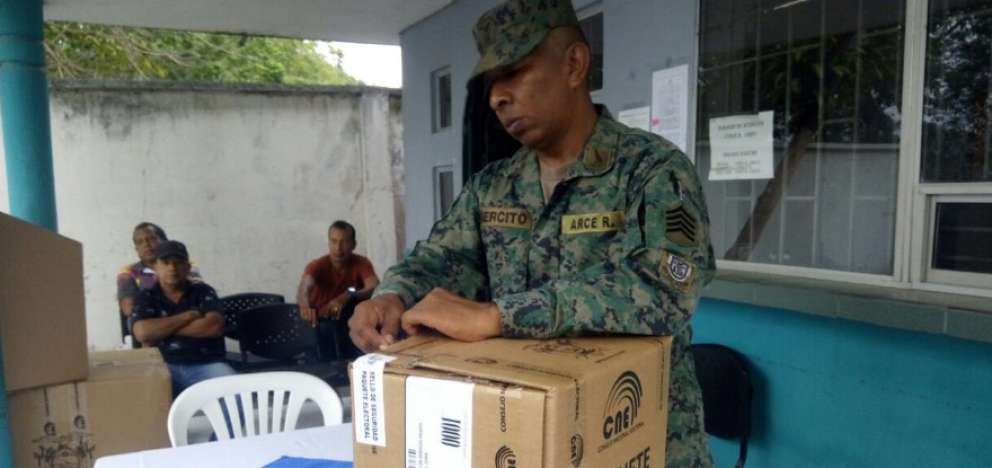 Militares en servicio pasivo eligen autoridades del ISSFA