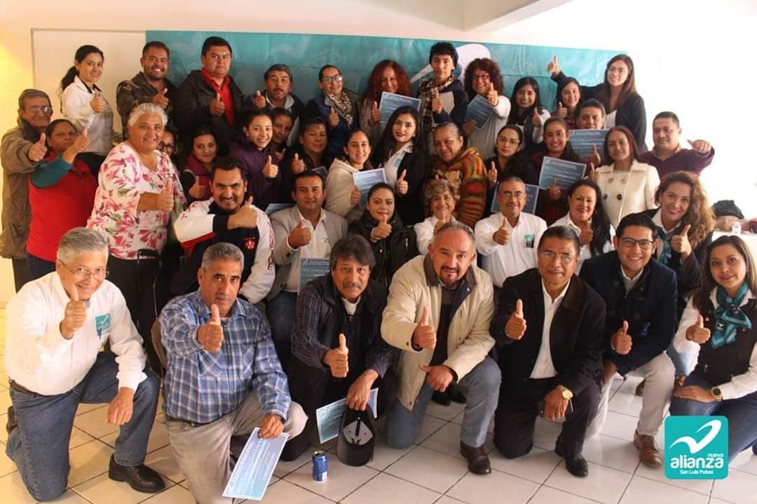 NASanLuis's tweet photo. El Instituto de Educación, Capacitación e Investigación Política, Social y Económica de Nueva Alianza San Luis Potosí capacita a Comités Municipales en Charcas, S.L.P.
Más info 👉https://t.co/1fEaAUtdTo👈
#NASLP
#FortaleciendoLaEstructura
#NuevaAlianzaSanLuisPotosí https://t.co/HAL6olwSwU