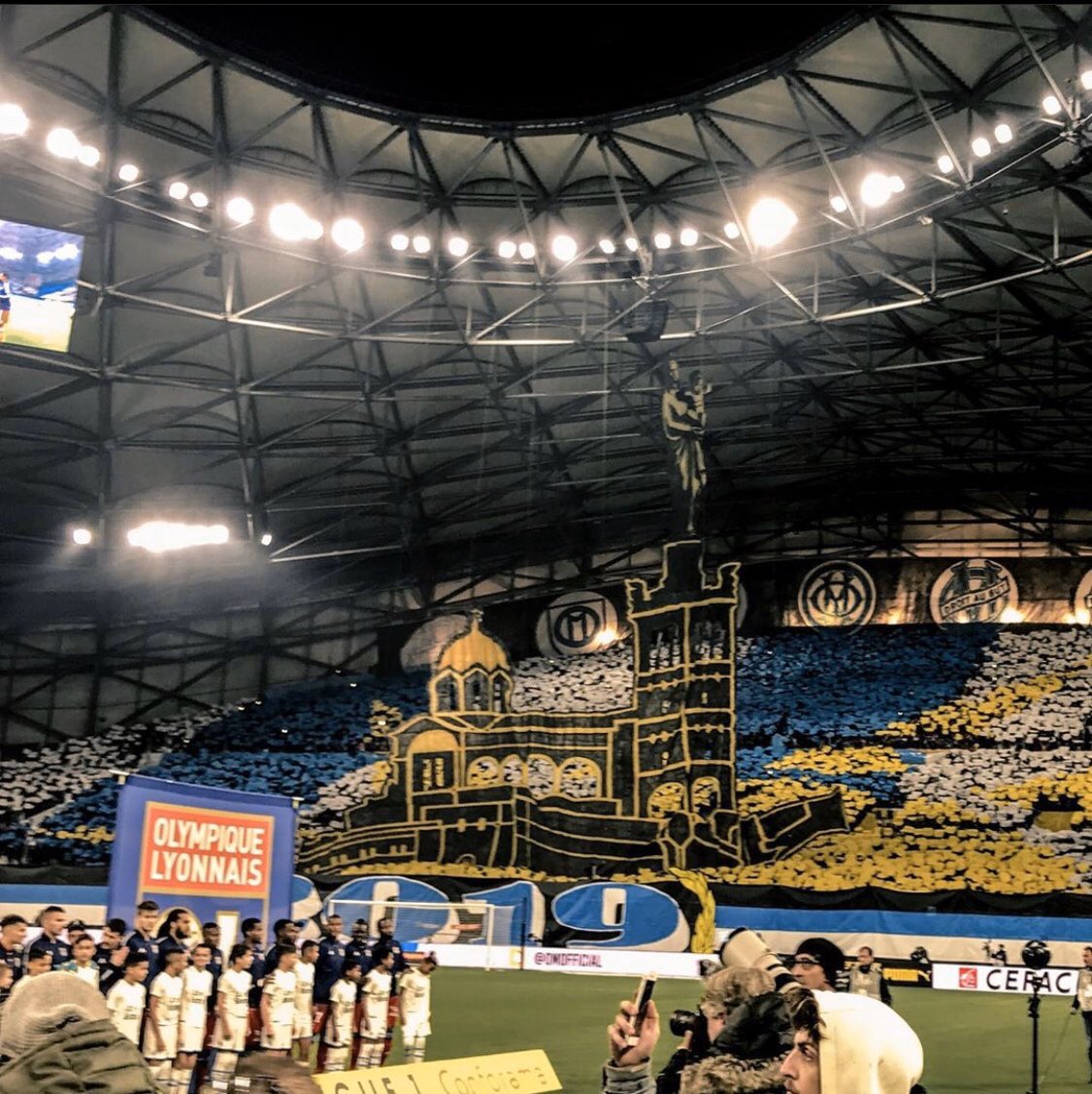 AlvaroGonzalez_'s tweet photo. Désolé et merci. Équipe énorme, avec les plus grands supporters. Increible!!! 🙏🏼🙌🏼😁 #leplusgrand💙 https://t.co/VruNYNWnwG