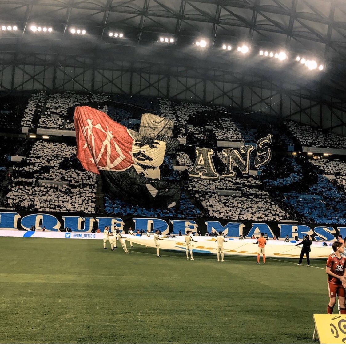 AlvaroGonzalez_'s tweet photo. Désolé et merci. Équipe énorme, avec les plus grands supporters. Increible!!! 🙏🏼🙌🏼😁 #leplusgrand💙 https://t.co/VruNYNWnwG