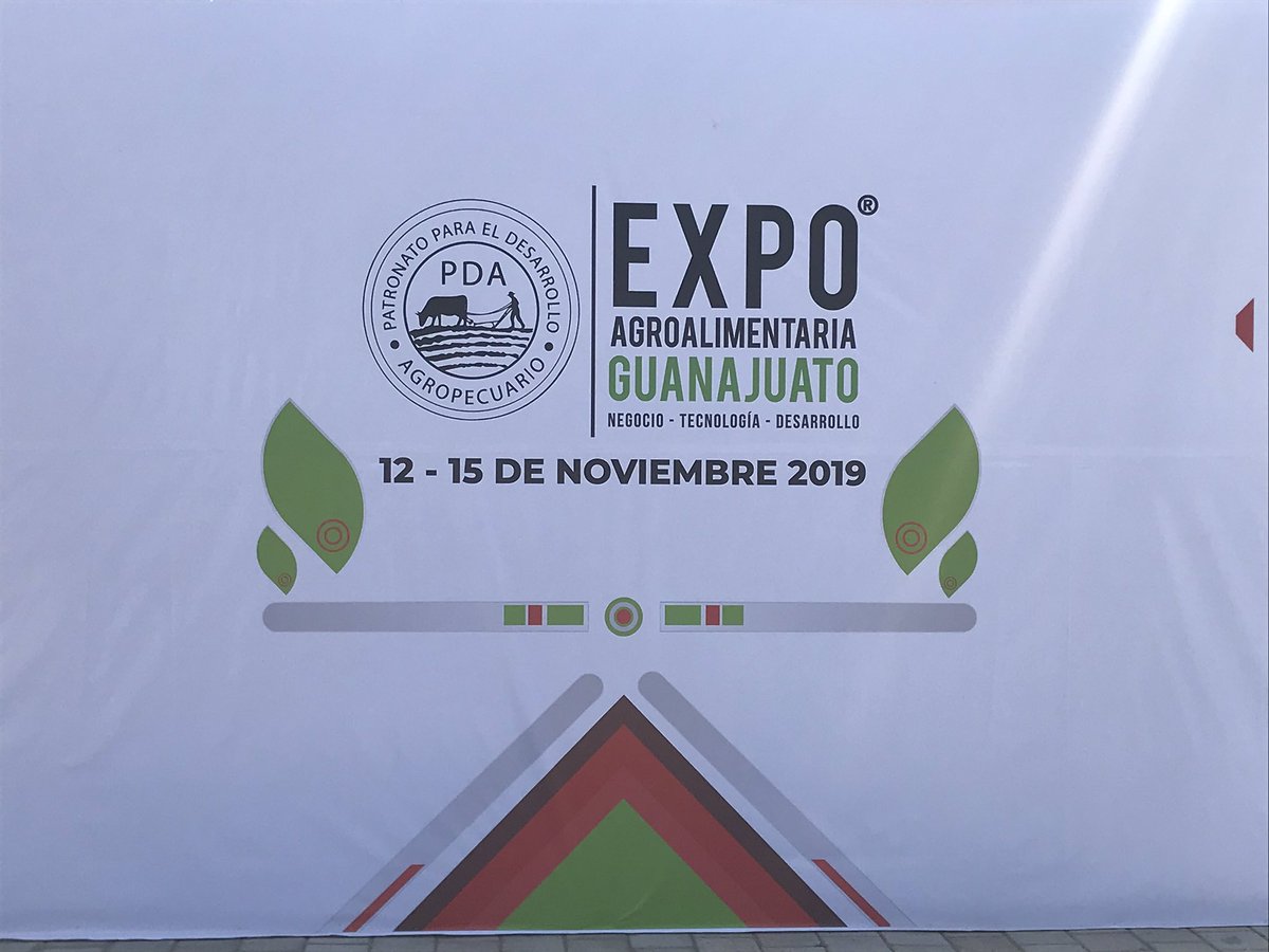 AgriMexico's tweet photo. Getting Holland pavilion ready for @expoagro_gto See you on Tuesday! #NLenGTO #nacimosparaelcampo https://t.co/sSWtNwYdtC