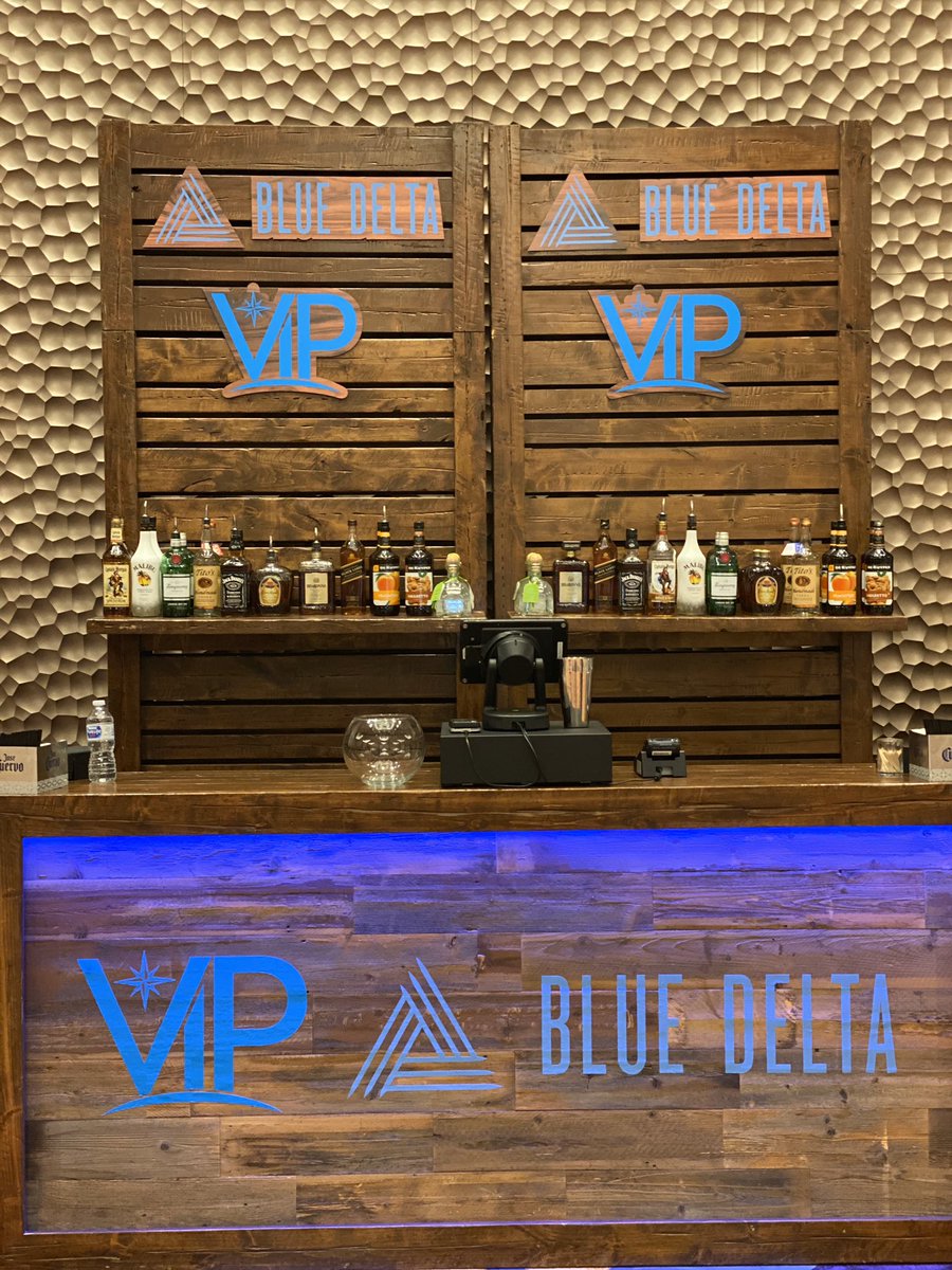 bluedeltajeans's tweet photo. From the set up to the stitches, everything was made custom for last nightโs event! Thank you @WinStarWorld for a great night with a great group of people! One of the best yet. ๐๐บ๐ธ๐ฅ
#groupgifting
#bdjfamily
#bespoke https://t.co/kgYLbkMVR7