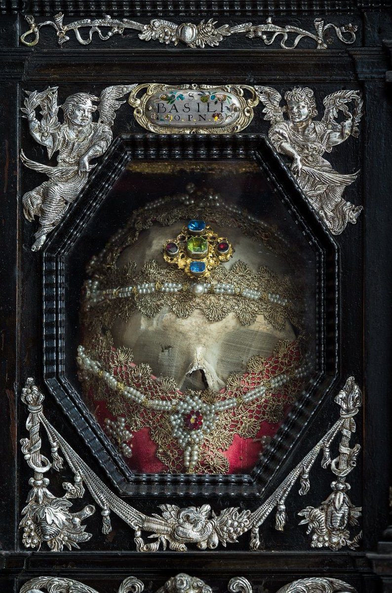 BeautifulBzarre's tweet photo. #TAKEOVER [...] relics and reliquaries hold special fascination for us as collectors of human remains. Photos: Paul Koudinaris.
Odditiesfleamarket: Beautiful Bizarre guest curator.
#beautifulbizarre #odditiesfleamarket #ryanmatthewcohn #reginamariecohn #oddities #macabre #art https://t.co/MH3ghJF3P7