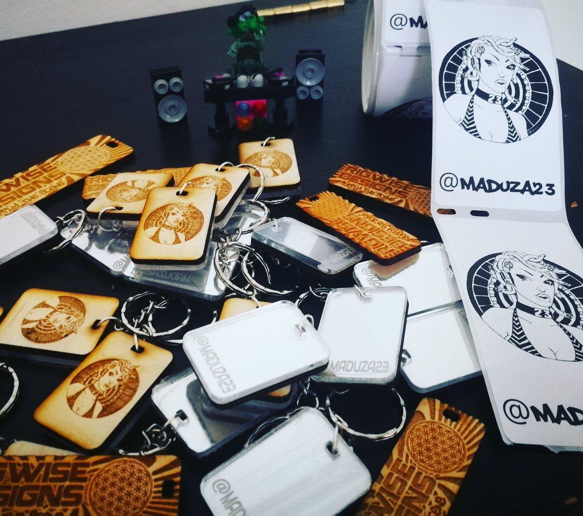 Sorry I have been away for so long! Ive been getting loads of new stuff ready for you! Be in with a chance to win some free merch when you join my new group on Facebook! Just follow the link and join  😘🖤 m.facebook.com/groups/4879132… #MADUZA23 #Medusa #MADUZA #Acid #Techno #Tek