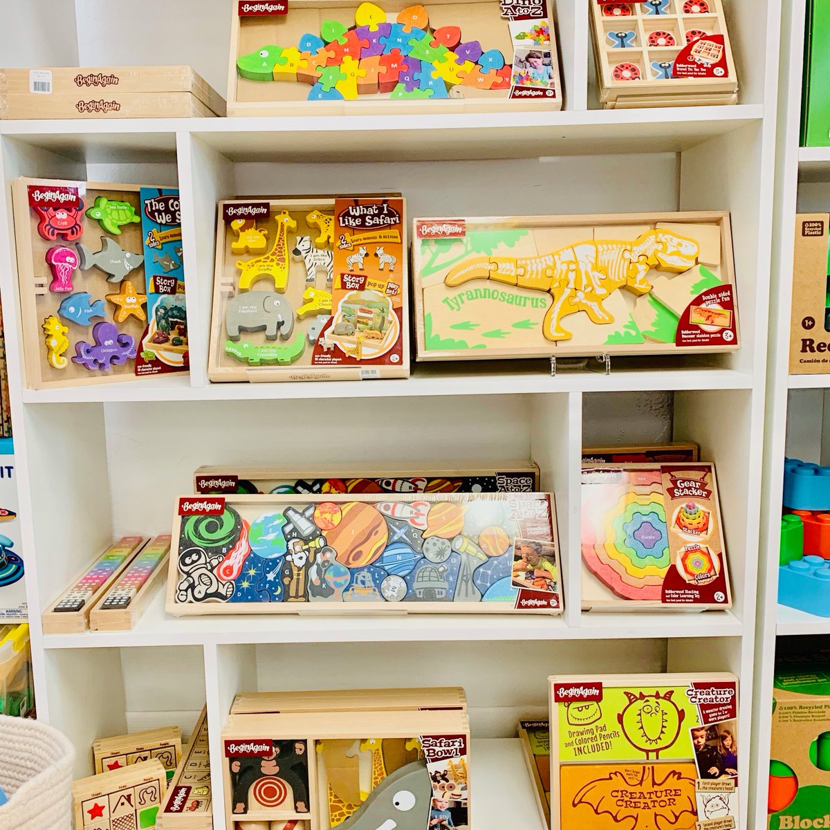 Wooden puzzles are a wonderful #plasticfree gift to consider this holiday season. These colorful ones from @BeginAgainToys will dazzle your little ones with endless hours of entertainment. #Ecotoys