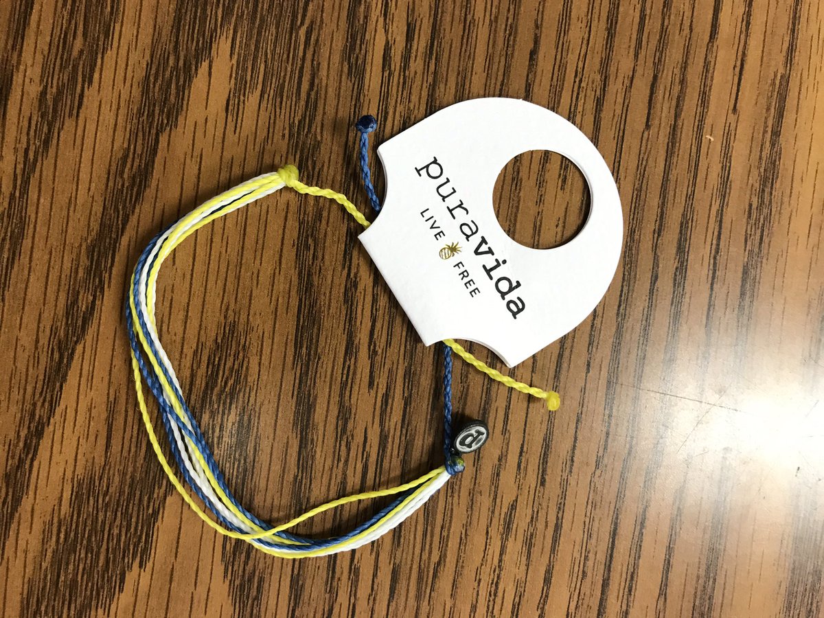CastleBPA's tweet photo. We will be selling puravida bracelets in lunch periods , or see Mrs. Gilkey in room 207 if interested. Bracelets are $5. https://t.co/sRS15HeGp0